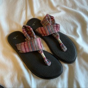 Sanuk brand womens flip flops size 9